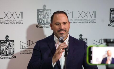 El rechazo a la reforma electoral genera debate entre los legisladores sobre privilegios en la política actual.