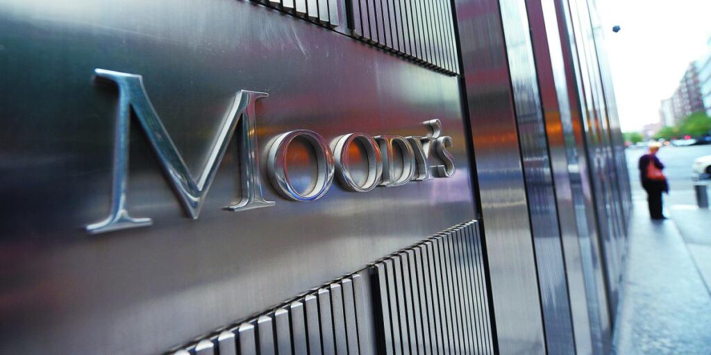 Moody's considera que el gobierno de Javier Milei podría impulsar la calificación económica de Argentina tras las próximas elecciones.