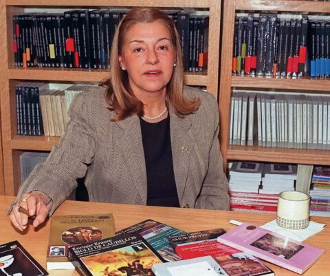 El escritor Élmer Mendoza dedica un sentido adiós a su editora y amiga Beatriz de Moura, quien falleció recientemente.