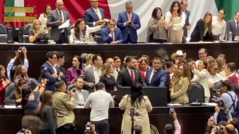 La polémica declaración de Carlos Mancilla en San Lázaro genera reacciones inmediatas entre los diputados de Morena. Conoce los detalles.