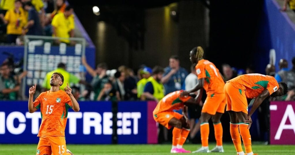Costa de Marfil consigue su primer triunfo en eliminatorias de Copa del Mundo al vencer a Ecuador en el último minuto.