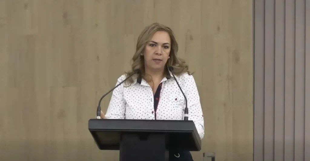Las declaraciones de María Isabel Rodríguez provocan reacciones en organizaciones civiles y reavivan el debate sobre la diversidad sexual en México.