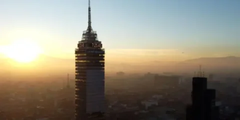 Fitch Ratings recorta su pronóstico del PIB en México a un 1% debido a la contracción económica y la debilidad interna.