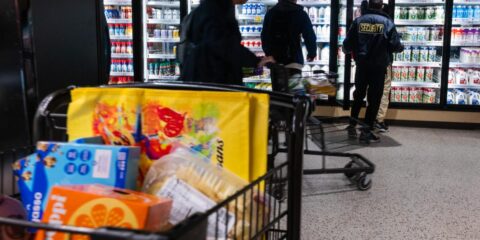 A pesar de presiones económicas, las expectativas de inflación de los estadounidenses se mantienen relativamente estables este mayo.