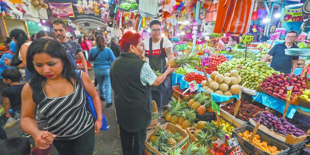 Sura Investments revela que la inflación afecta significativamente las decisiones de inversión en México, según recientes encuestas.