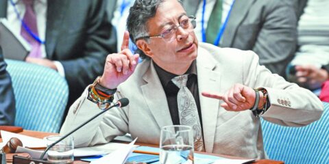 La nueva reforma tributaria del presidente Petro busca impactar la economía colombiana con propuestas significativas y cambios estratégicos.