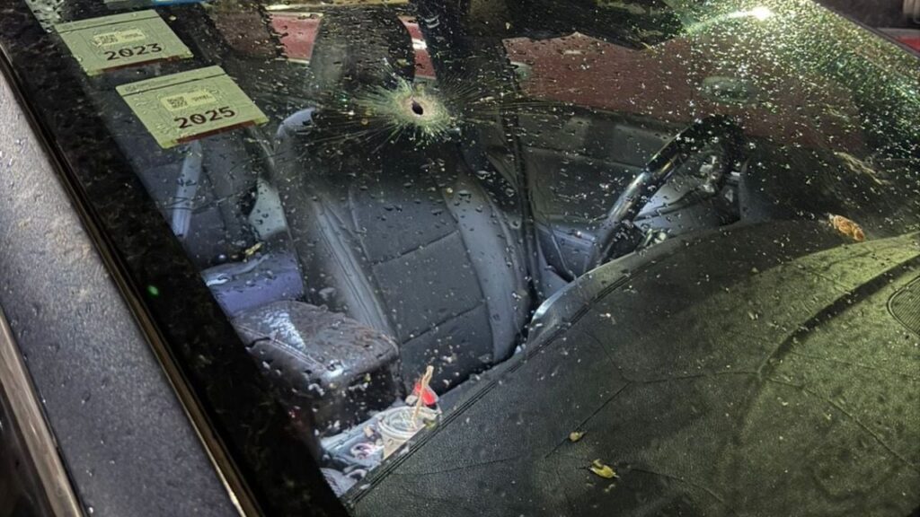 Un ataque armado en San José del Cabo resultó en la muerte de un estadounidense y lesiones a militares mexicanos.