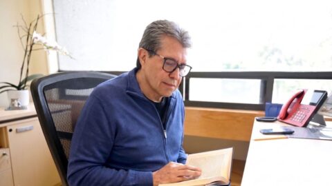 El Día de la Libertad de Expresión, Monreal expone la embestida mediática hacia la 4T, enfocándose en la ultraderecha.